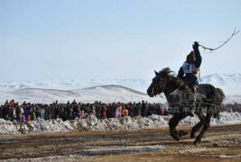 “Дүнжингаравын хурд- 2012” хаврын бүсийн уралдааны хурдан соёолонгууд барианы зурхайд