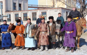 Аймгийн Алдарт уяач М.Мялдорж: Нэг жилийн наадмаас нэг түрүү, зургаан айраг хүртэж рекорд тогтоож байлаа