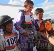 Бяцхан унаач Улсын наадмын зургаан айраг, түрүүн амжилтаа