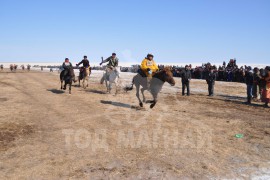 Дорнод аймгийн морин спорт уяачдын холбооны 15 жилийн ойн уралдаанд түрүүлж айрагдсан их насны морьд