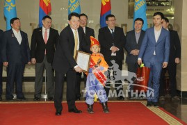 Говьсүмбэр аймгийн Улсын шилдэг уралдаанч Н.Цэлмэг: Ангийнхан маань надад баяр хүргэдэг