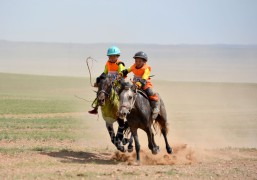 Түрүү Будын Ариунболдын хээр, аман хүзүү О.Мөнхсайханы бор